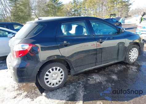 2011 Toyota Matrix z USA, uszkodzony, nr VIN 2T1KU4EE4BC682625